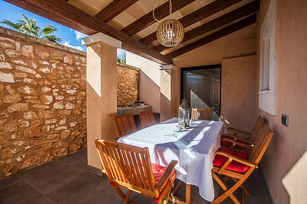 Pool House Marineta Villa Llombarts Rom bilde
